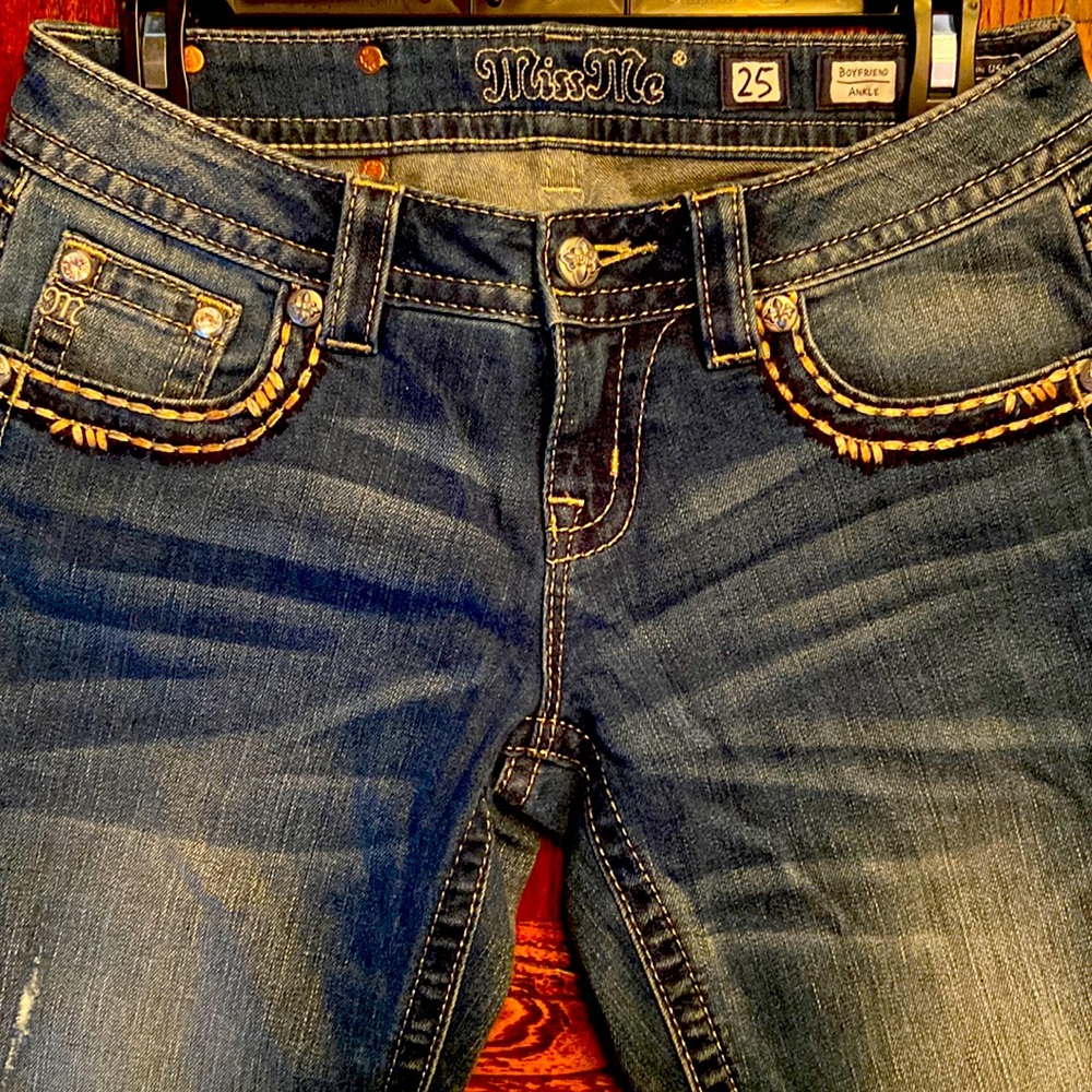 Miss Me Boyfriend Ankle jeans size 25- Like NEW!